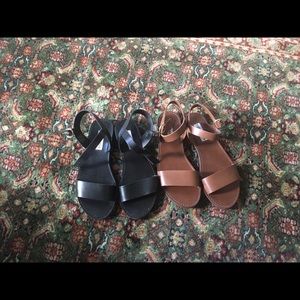 BUNDLE Black and Tan Steve Madden Donddi Sandals